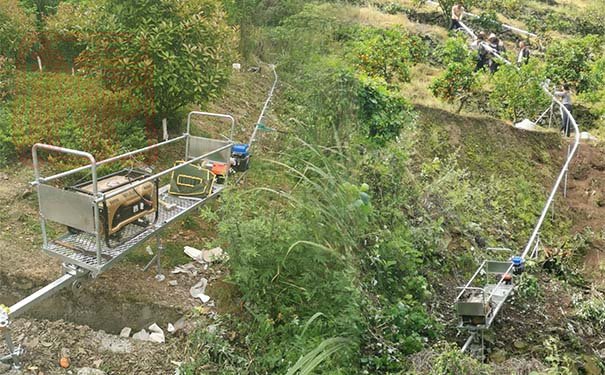 山地果園軌道運輸機造價多少錢