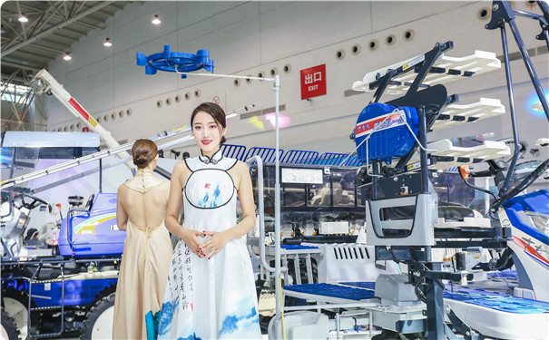 當農機遇到美女之后