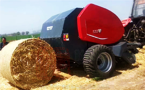 陽新縣荊頭山助環保增促收 秸稈打捆變廢為寶